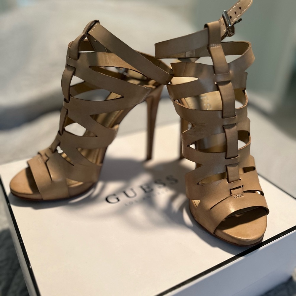 Guess Alyah 4 1/2 inch heels in natural man made leather.